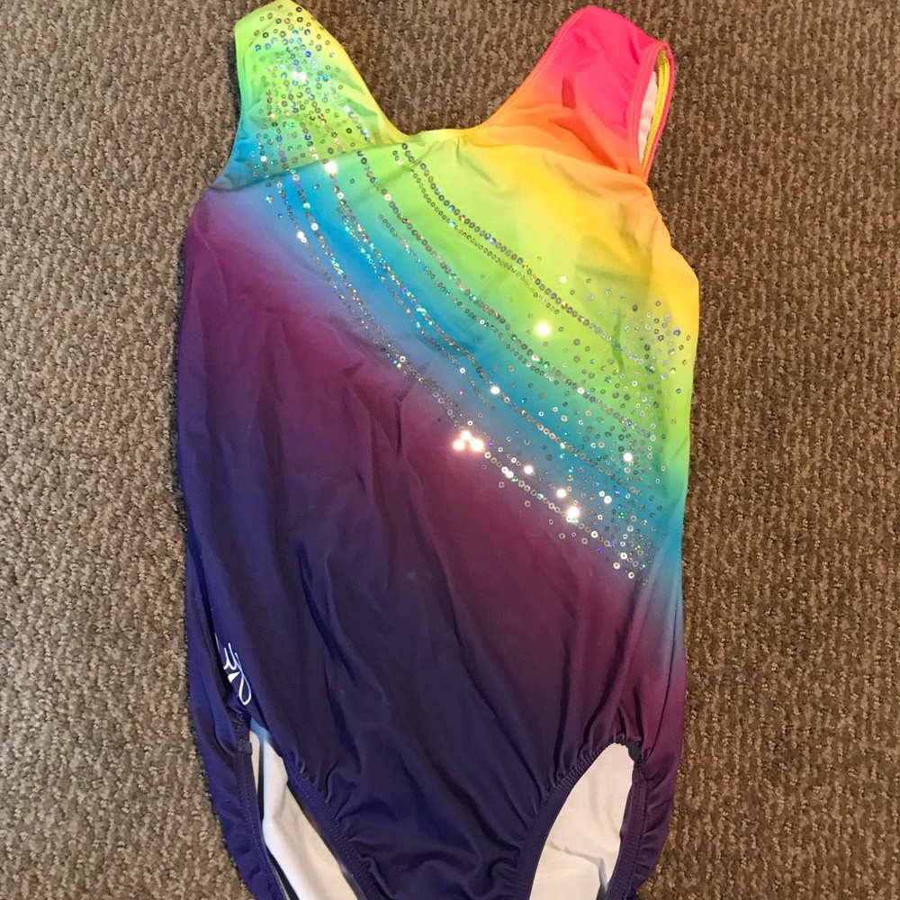 Adult medium Leo